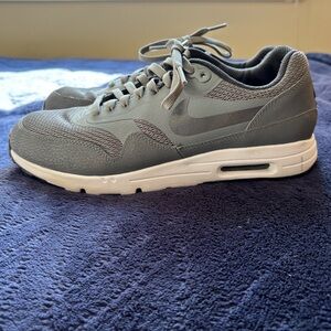 Nike Men's Charcoal and White Sneakers